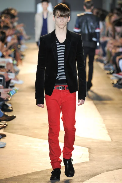 Look 24